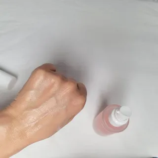 산다화 더블 이펙트 안티 링클 세럼 50ml — 3.5점을 준 리뷰어가 2022년 12월 올린 사용 사진