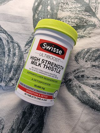 Swisse 스위스 고함량 밀크씨슬 35,000mg 60정 — 5점을 준 리뷰어가 2021년 11월 올린 사용 사진
