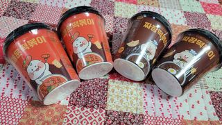 유비쿡 컵떡볶이 매운컵떡볶이2개/ 짜장컵떡볶이 2개  총 4개세트 — 5점을 준 리뷰어가 2021년 3월 올린 사용 사진