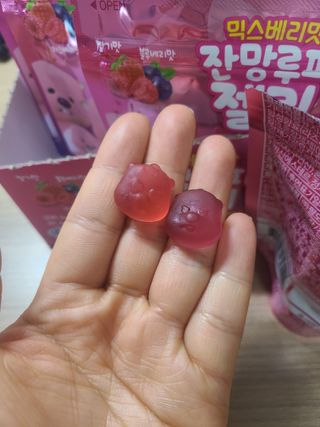[팔도] 잔망루피젤리 믹스베리맛 42g 8개 — 5점을 준 리뷰어가 2022년 2월 올린 사용 사진