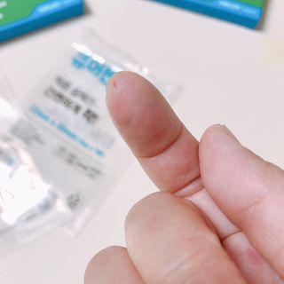 [큐어반H 커팅] 간편하게 떼서 쓰는 자외선차단 습윤밴드 (1팩/30매입) — 5점을 준 리뷰어가 2022년 11월 올린 사용 사진