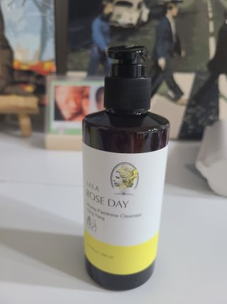 라라로즈데이 시즌2 여성청결제 200ml 아로마 페미민 클렌저, 독일더마인증 — 5점을 준 리뷰어가 2021년 9월 올린 사용 사진