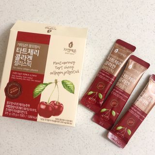 자연에온 가득담은 몽모랑시 타트체리 콜라겐 젤리스틱 — 5점을 준 리뷰어가 2021년 1월 올린 사용 사진