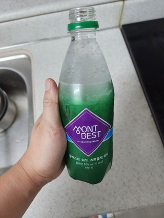 몽베스트 Montbest with Sparkling water Plain 20병 — 5점을 준 리뷰어가 2022년 12월 올린 사용 사진