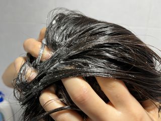 프리마인 더이상 뻣뻣하고 효과없는 탈모샴푸는 NO. 근본부터 케어하는 셀베이스 그린티샴푸(500ml) — 5점을 준 리뷰어가 2023년 2월 올린 사용 사진