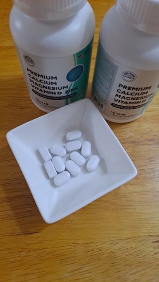 서울약사신협 네이처픽_칼슘마그네슘비타민D_1,305mg x 120캡슐 — 5점을 준 리뷰어가 2021년 9월 올린 사용 사진