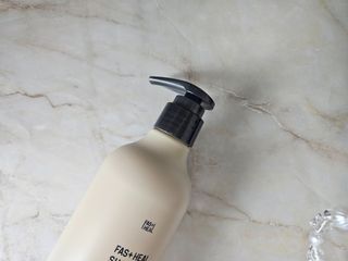패스트힐(fast heal) 패스트힐 탈모증상완화샴푸 470ml — 5점을 준 리뷰어가 2023년 9월 올린 사용 사진