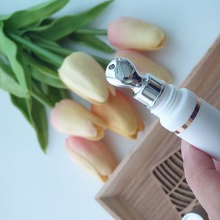 산수시 일루미네이팅 펄 영양 다크서클 스틱 아이 크림 케어 15ml — 5점을 준 리뷰어가 2021년 6월 올린 사용 사진