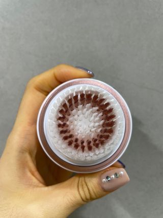 디하우트 랩 디하우트랩 클렌징 피부관리기 진동클렌저 실리콘+2종 인조모 브러시 — 5점을 준 리뷰어가 2021년 12월 올린 사용 사진