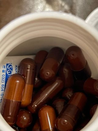 프리마인 홍삼의 강력한 에너지, 이제는 흡수율을 높인 최첨단 캡슐로 간편하게 초고속 충전하세요. — 4점을 준 리뷰어가 2022년 11월 올린 사용 사진