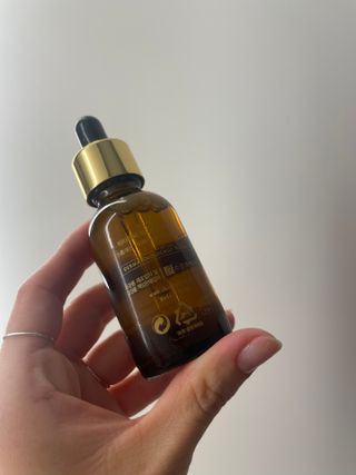 스킨큐어 산다화 비타민c 화이트닝 에센스 30ml — 4.5점을 준 리뷰어가 2023년 12월 올린 사용 사진