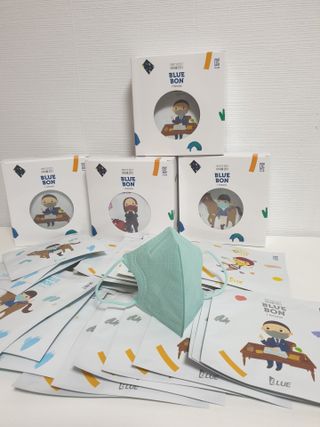 [블루 본 아이노우] 유아용 컬러마스크 40 PCS SET 2중 택 1 — 5점을 준 리뷰어가 2021년 4월 올린 사용 사진
