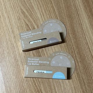 [후르디아] 올리브영 착한보습 비건 립버터 2종 — 5점을 준 리뷰어가 2022년 10월 올린 사용 사진