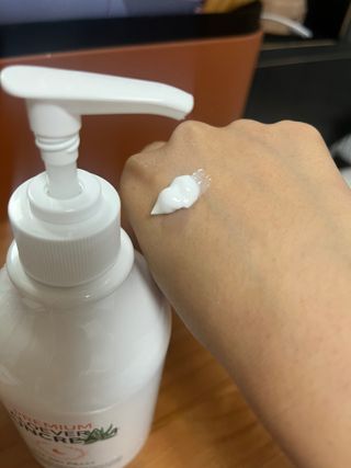 [닥터문] 프리미엄 알로에베라 선크림 500ml — 4.5점을 준 리뷰어가 2022년 6월 올린 사용 사진