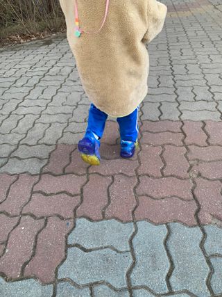 토박스코리아 다이노솔즈 티렉스 에어 네온 운동화 — 5점을 준 리뷰어가 2021년 3월 올린 사용 사진