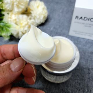 소담스퀘어 상암 라디셀 인텐시브 큐어 크림 50ml — 5점을 준 리뷰어가 2022년 11월 올린 사용 사진