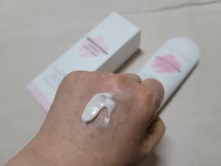 위시스 프리미엄 글루타치온  화이트닝 바디로션 — 5점을 준 리뷰어가 2023년 1월 올린 사용 사진