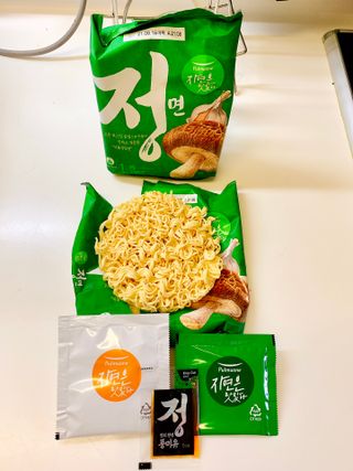 [풀무원] 자연은맛있다 정면, 백면, 홍면  세트 — 4점을 준 리뷰어가 2021년 4월 올린 사용 사진