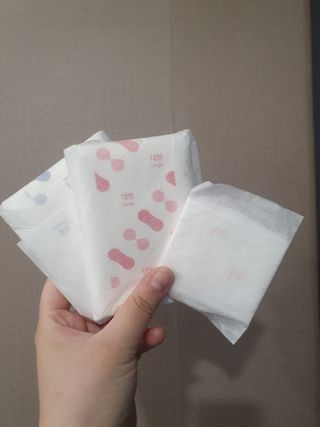 나우[템포] 템포 패드 내추럴 순면 생리대 SET(중형 슬림 + 대형 + 라이너) — 5점을 준 리뷰어가 2024년 5월 올린 사용 사진