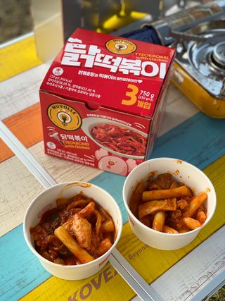 한성기업 무볼레 닭떡볶이+해물떡볶이 2종 세트 — 5점을 준 리뷰어가 2021년 10월 올린 사용 사진