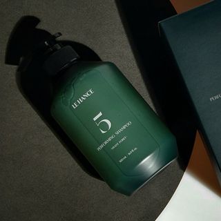 르핸스 퍼포밍 5 샴푸 비반트 포렛/베티버 포그 — 5점을 준 리뷰어가 2023년 1월 올린 사용 사진