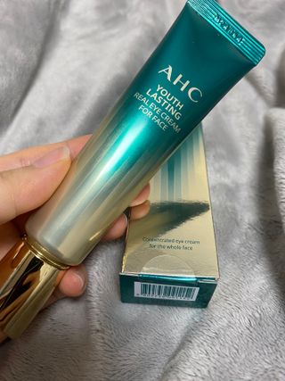 [NEW 탄력유턴 아이크림] AHC 유스 래스팅 리얼 아이크림 포 페이스 — 5점을 준 리뷰어가 2021년 3월 올린 사용 사진