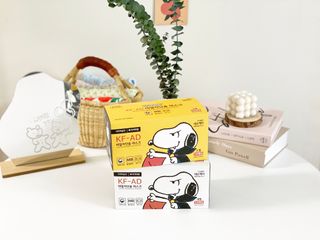 JHWORLD 스누피 마스크 정품 스누피 KF-AD 국내 비말차단 아동용 성인용 일회용 덴탈마스크 50매 — 4.5점을 준 리뷰어가 2021년 6월 올린 사용 사진