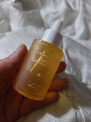 체르엠 스템앤셀 비타민 브라이트닝 에센스 30ml 1개 — 5점을 준 리뷰어가 2022년 3월 올린 사용 사진