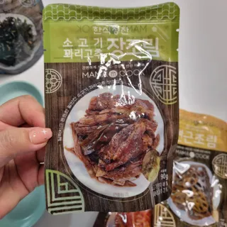 하나마이 [마마쿡] 전 청와대 천상현 셰프의 밑반찬  5종세트(소고기 장조림+연근조림+진미채+간장김자반+새우김자반) — 5점을 준 리뷰어가 2023년 4월 올린 사용 사진