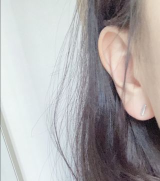 [골드앤디어]14k 미니 스틱 바 귀걸이_3color — 5점을 준 리뷰어가 2021년 9월 올린 사용 사진