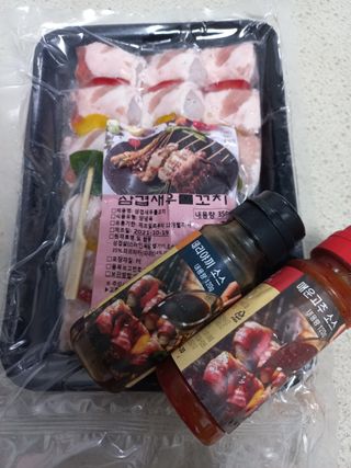 [다물꼬치] 삼겹새우롤꼬치 5개입 350g  + 데리야끼소스 120g + 매운고추소스 120g — 5점을 준 리뷰어가 2021년 11월 올린 사용 사진