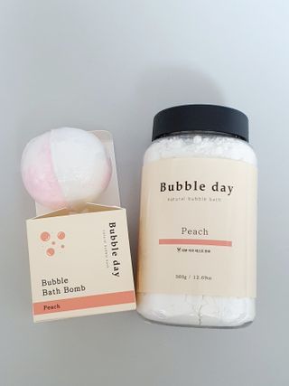 버블데이 아로마/과일 거품 입욕제 — 5점을 준 리뷰어가 2021년 7월 올린 사용 사진