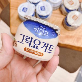 매일바이오 그릭요거트 오리지널 플레인 4개, 로스터리 커피믹스 4개 — 5점을 준 리뷰어가 2021년 12월 올린 사용 사진