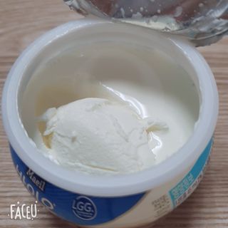 매일바이오 그릭요거트 오리지널 플레인 4개, 로스터리 커피믹스 4개 — 1점을 준 리뷰어가 2021년 12월 올린 사용 사진