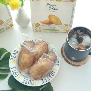 [메종콜리브리] 프랑스 마들렌 메종콜리브리 피스타치오 마들렌 2팩 — 5점을 준 리뷰어가 2021년 9월 올린 사용 사진