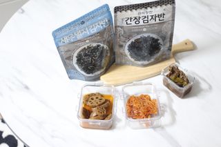 하나마이 [마마쿡] 전 청와대 천상현 셰프의 밑반찬  5종세트(소고기 장조림+연근조림+진미채+간장김자반+새우김자반) — 5점을 준 리뷰어가 2023년 4월 올린 사용 사진