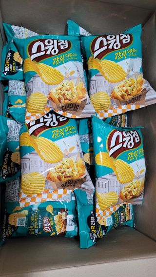스윙칩 <스윙로드 한정판> 스윙칩 갈릭디핑소스맛 20봉 — 5점을 준 리뷰어가 2021년 10월 올린 사용 사진
