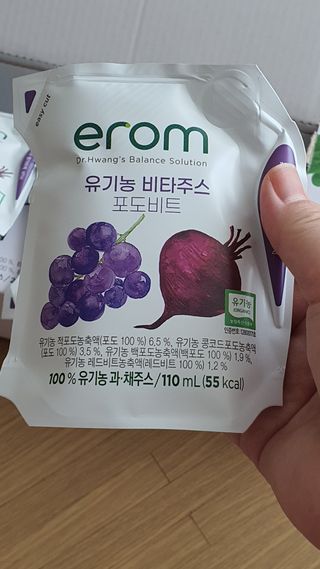 [이롬] 유기농 비타주스 포도비트 110mL x 24입 — 5점을 준 리뷰어가 2022년 7월 올린 사용 사진