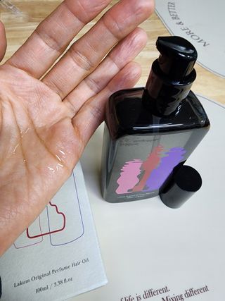 라쿰 서울위스키 헤어퍼퓸 (헤어에센스/오일) 100ml — 5점을 준 리뷰어가 2023년 4월 올린 사용 사진