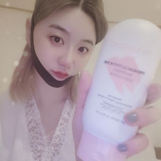 위시스 프리미엄 글루타치온  화이트닝 바디로션 — 5점을 준 리뷰어가 2023년 1월 올린 사용 사진