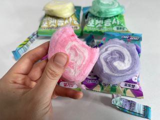 스낵스 포켓솜사탕 4가지맛 🍓딸기🍈멜론🍌바나나🍇포도 (총 20봉) — 5점을 준 리뷰어가 2024년 2월 올린 사용 사진