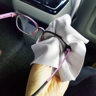 위케어 김서림방지 안경닦이 안티포그 극세사클리너 — 5점을 준 리뷰어가 2021년 2월 올린 사용 사진