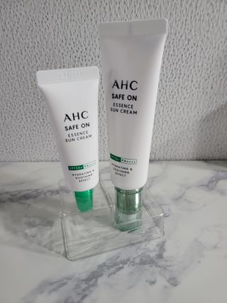 [AHC] 세이프온 에센스 선크림 올리브영 스페셜 증정 기획세트 — 5점을 준 리뷰어가 2022년 6월 올린 사용 사진