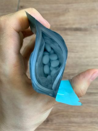 입 냄새 완화에 도움을 주는 에티켓 캔디 앳캔디 스트롱민트 — 5점을 준 리뷰어가 2021년 1월 올린 사용 사진