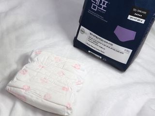 N[템포 ] 패드 내추럴 순면 입는 오버나이트 5P * 2개 — 5점을 준 리뷰어가 2024년 2월 올린 사용 사진