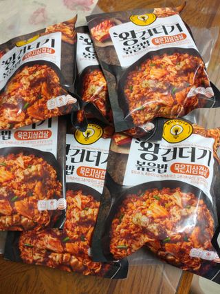 한성기업 무볼레 왕건더기 볶음밥 묵은지삼겹살 — 5점을 준 리뷰어가 2021년 10월 올린 사용 사진