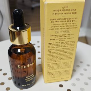 스킨큐어 산다화 비타민c 화이트닝 에센스 30ml — 5점을 준 리뷰어가 2023년 12월 올린 사용 사진