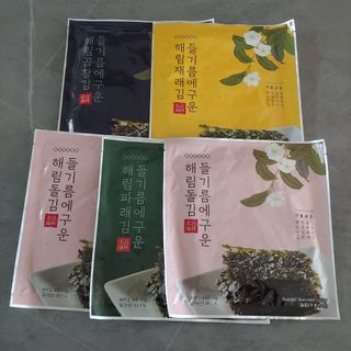[해림맛김] 들기름에 구운 바삭바삭 김 4종 세트 + 1종 랜덤발송 총5개입 — 5점을 준 리뷰어가 2021년 2월 올린 사용 사진