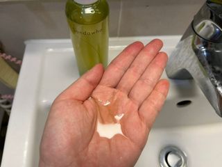 스킨큐어 산다화 순한 클렌징 동백 오일 200ml — 5점을 준 리뷰어가 2023년 3월 올린 사용 사진