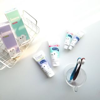 닥터데디스 안심저불소 키즈치약 (라즈베리, 청포도향 중 택 1) 60g +  여행용 미니 치약 15g — 5점을 준 리뷰어가 2022년 11월 올린 사용 사진
